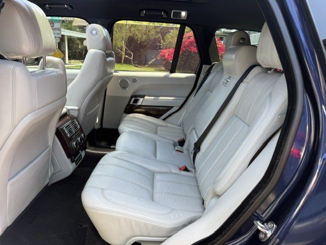 2017 Land Rover Range Rover Image 29