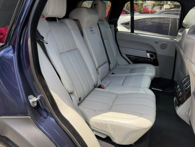 2017 Land Rover Range Rover Image 30