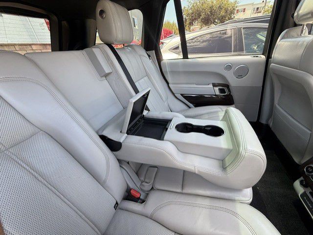 2017 Land Rover Range Rover Image 39