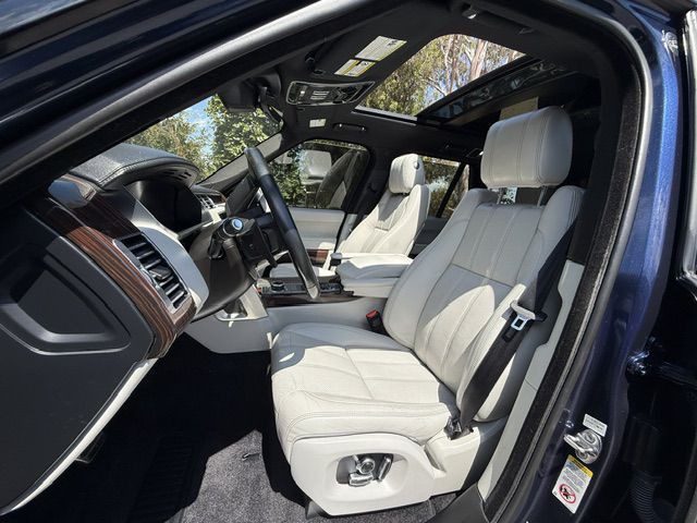 2017 Land Rover Range Rover Image 50