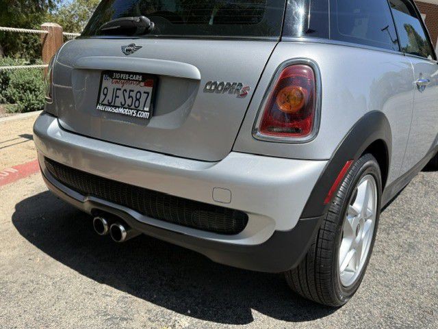 2009 MINI Cooper Image 4