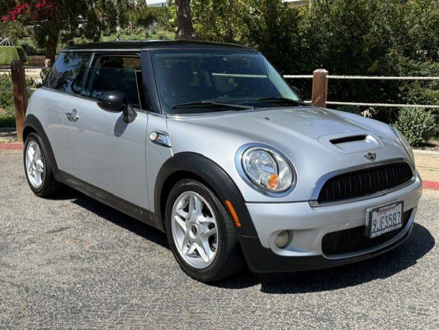 2009 MINI Cooper Image 7