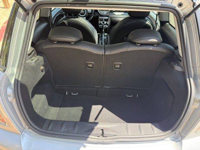 2009 MINI Cooper Image 15
