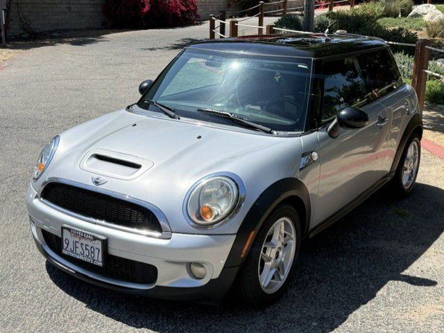 2009 MINI Cooper Image 19