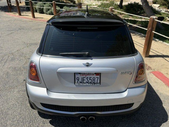 2009 MINI Cooper Image 25