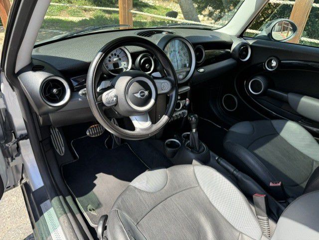 2009 MINI Cooper Image 27