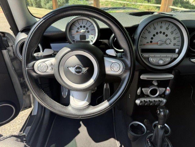 2009 MINI Cooper Image 31