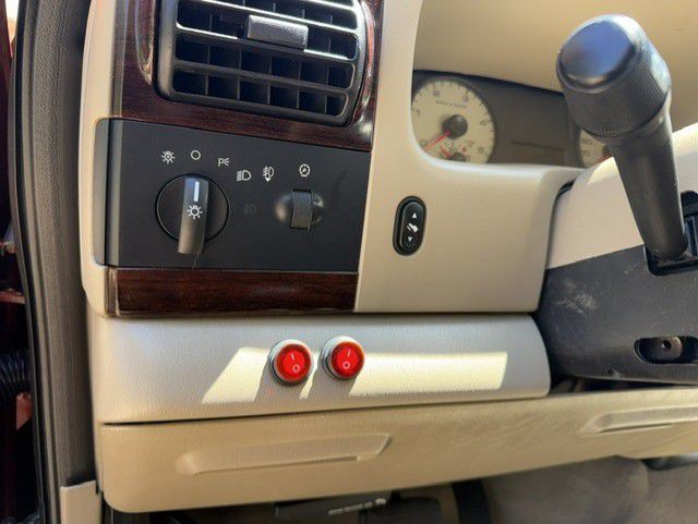 2005 Ford F-250 Image 28