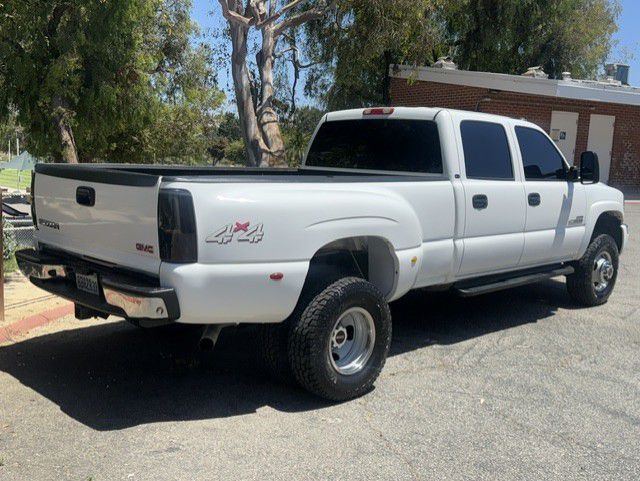2006 GMC Sierra Image 2