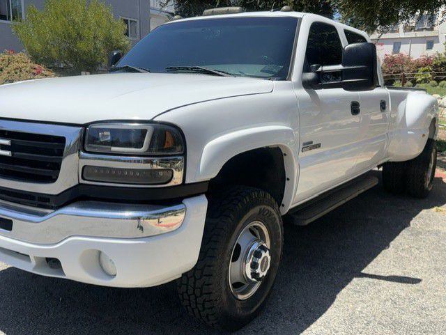 2006 GMC Sierra Image 16