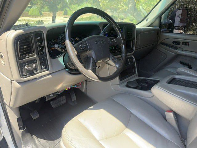 2006 GMC Sierra Image 40
