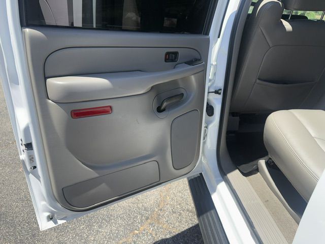 2006 GMC Sierra Image 42