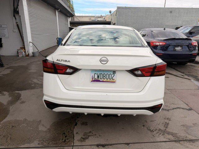 2025 Nissan Altima Image 4