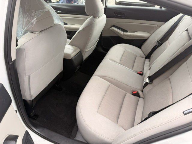 2025 Nissan Altima Image 5