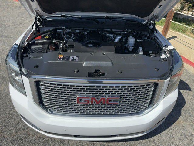 2015 GMC Yukon Image 32
