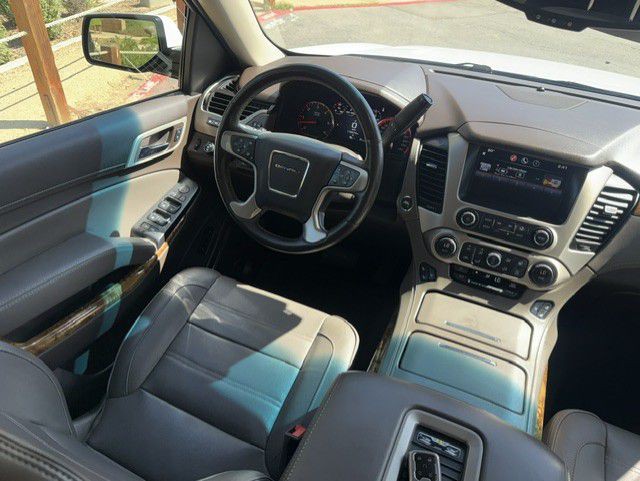 2015 GMC Yukon Image 33