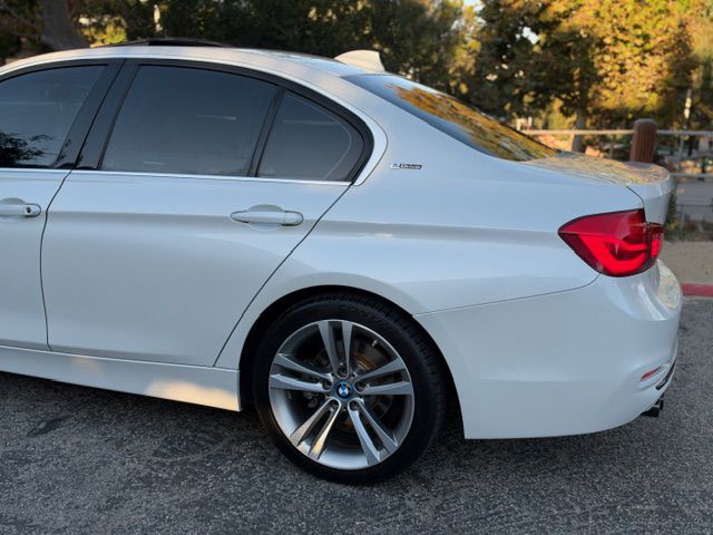 2018 BMW 3 Series Image 17