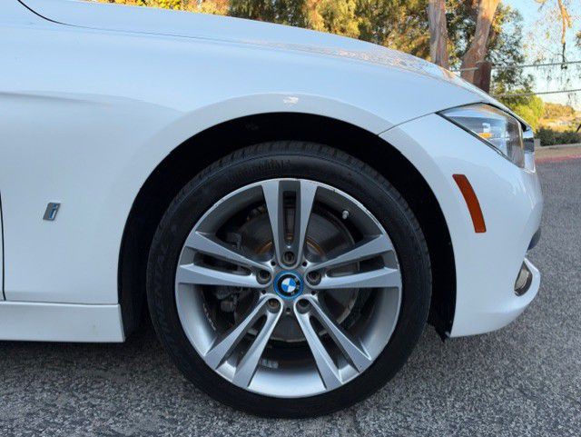 2018 BMW 3 Series Image 22