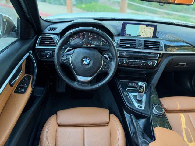 2018 BMW 3 Series Image 26