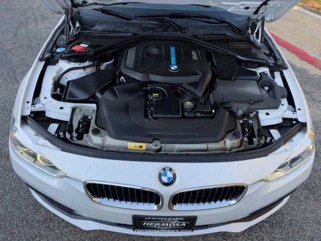 2018 BMW 3 Series Image 34