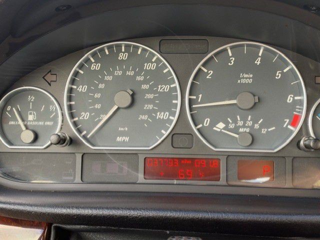 2005 BMW 3 Series Image 9
