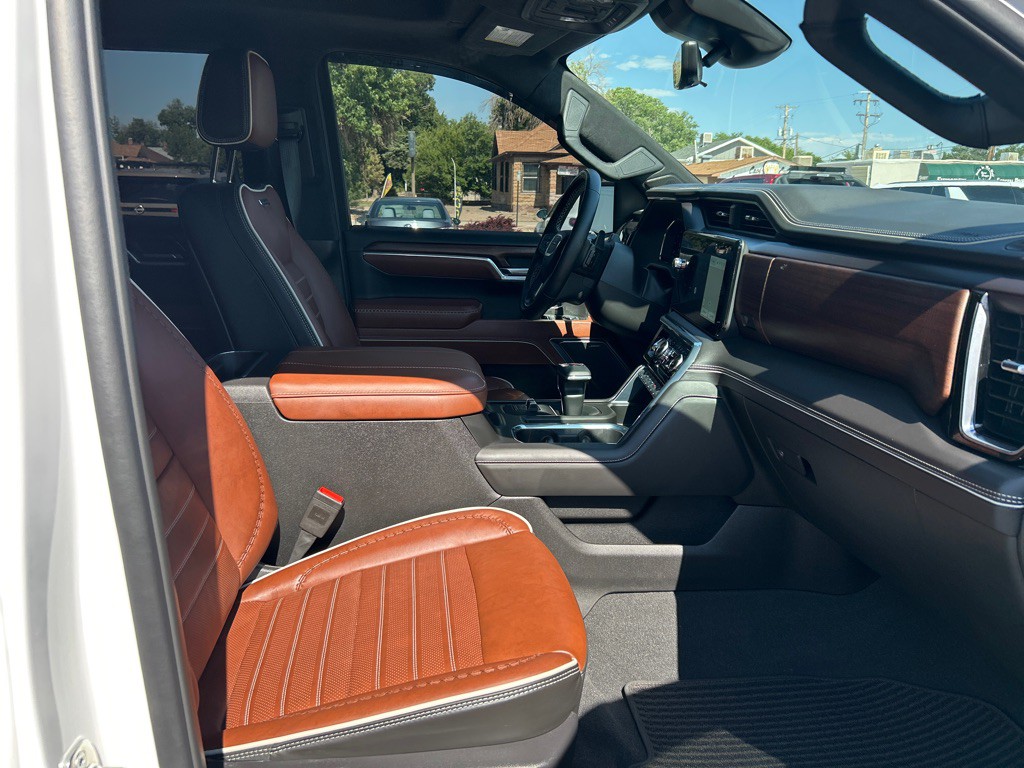 2024 GMC Sierra Image 3