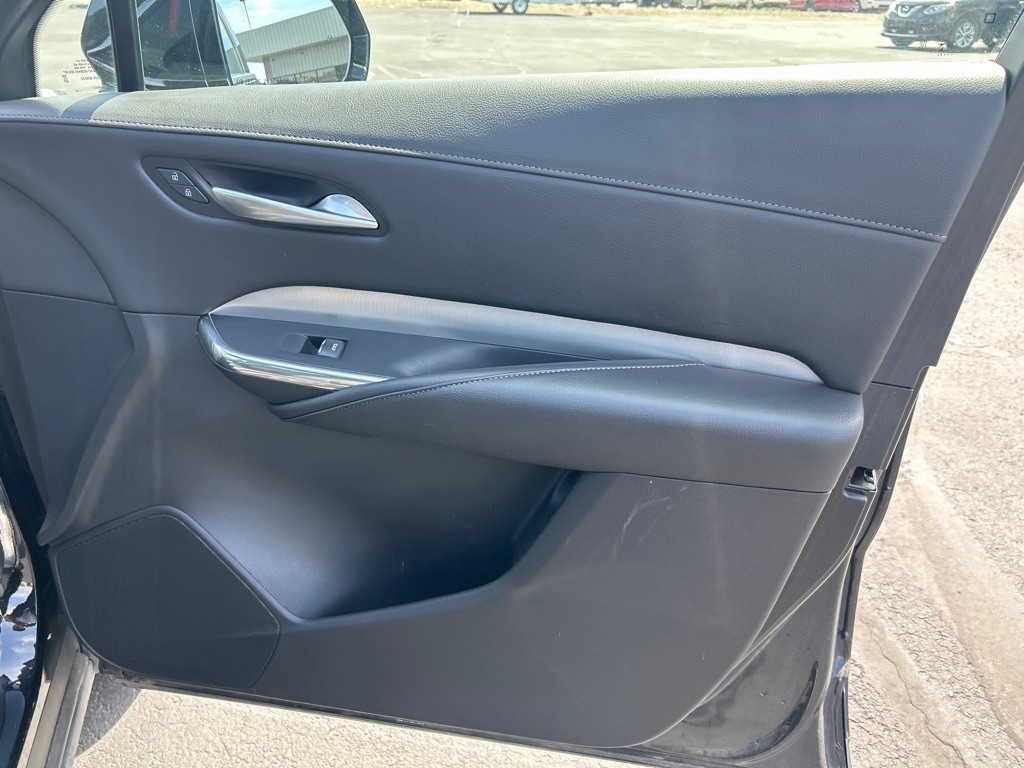 2023 Cadillac XT4 Image 9