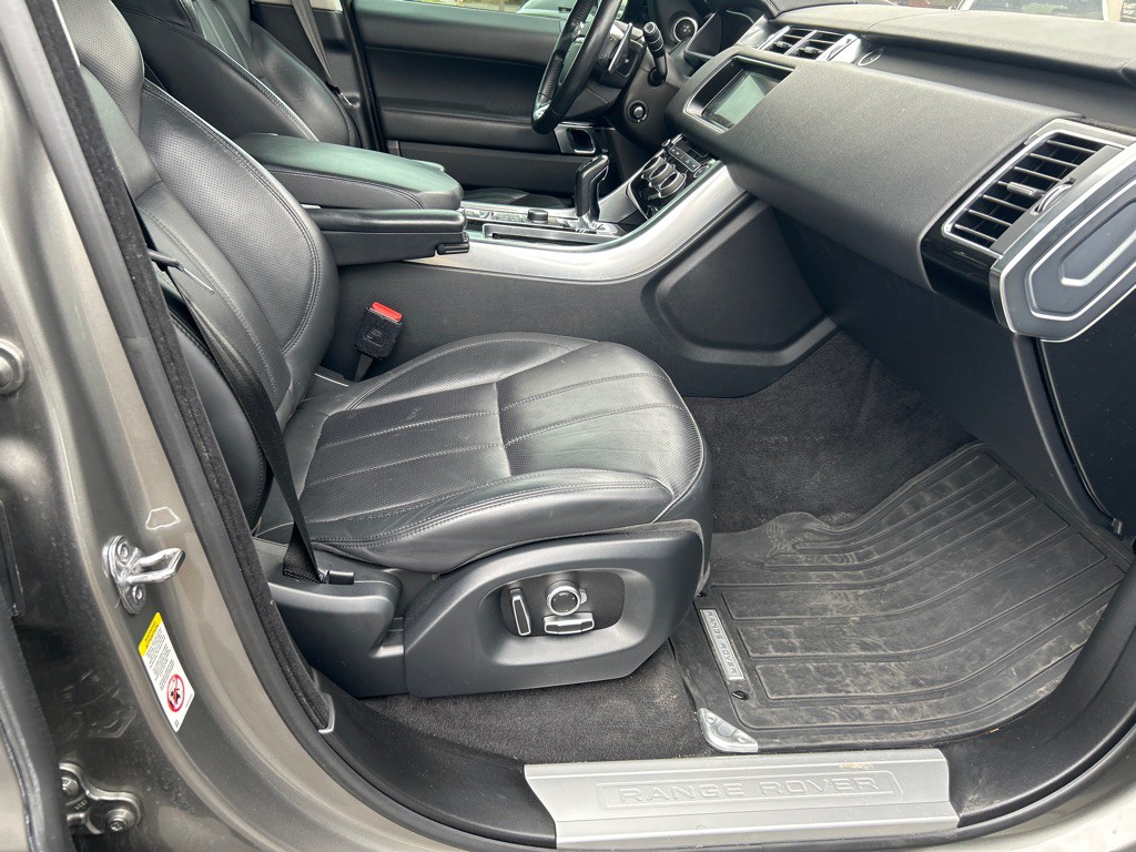 2017 Land Rover Range Rover Sport Image 9