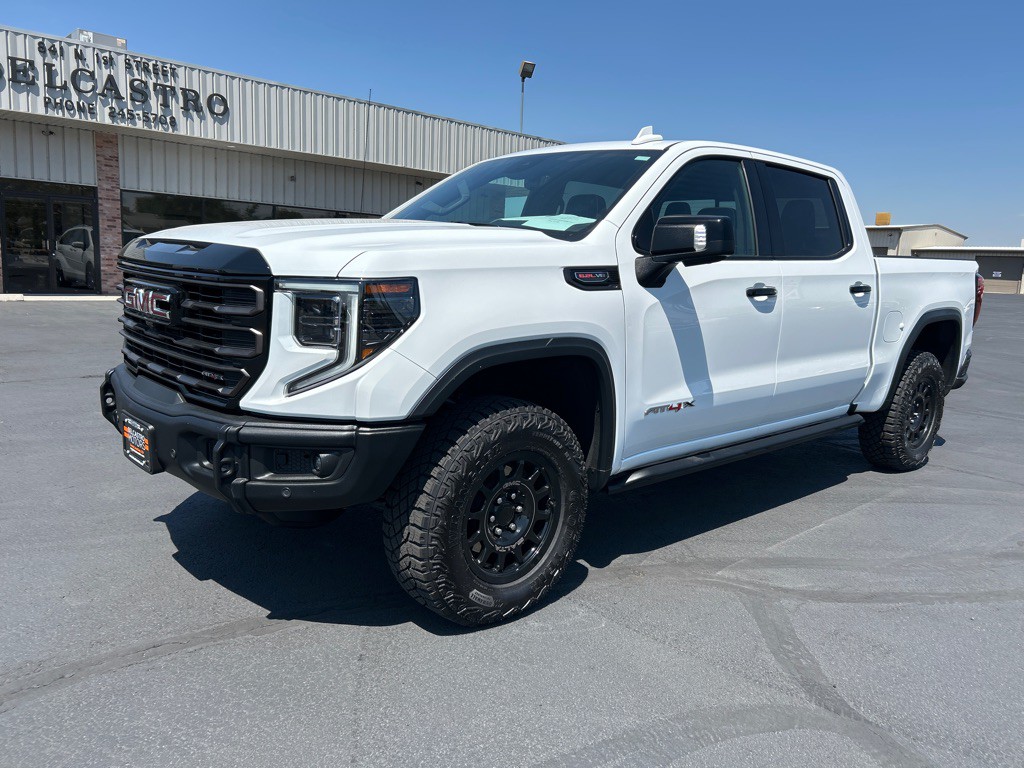 2024 GMC Sierra Image 2