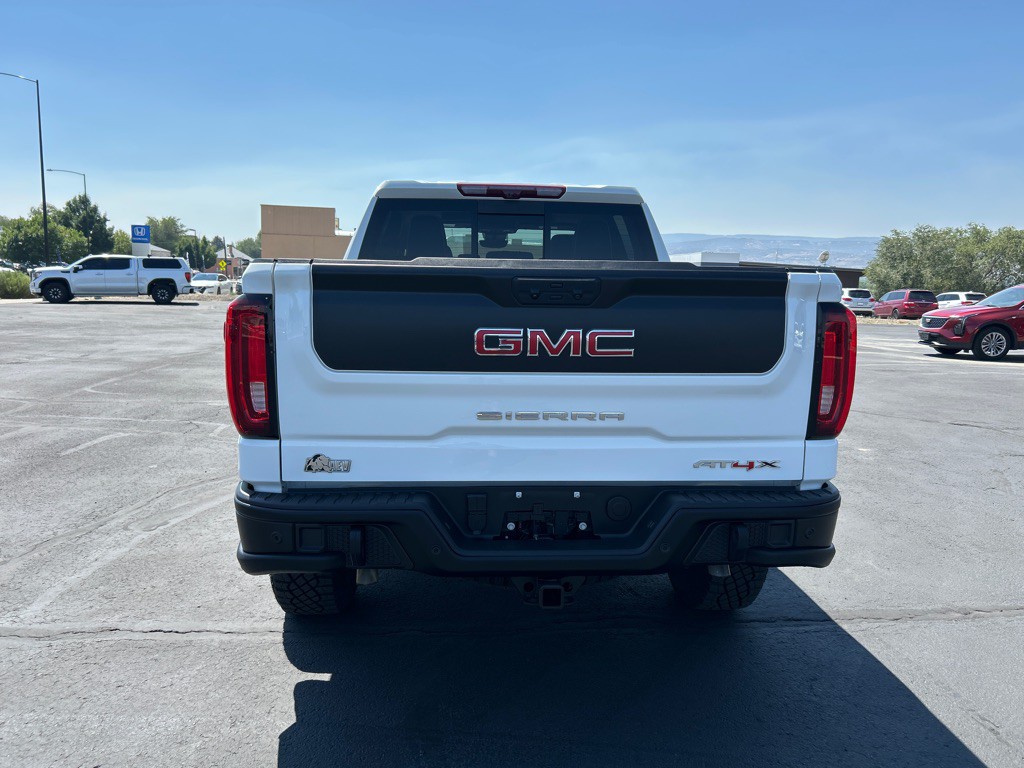 2024 GMC Sierra Image 7