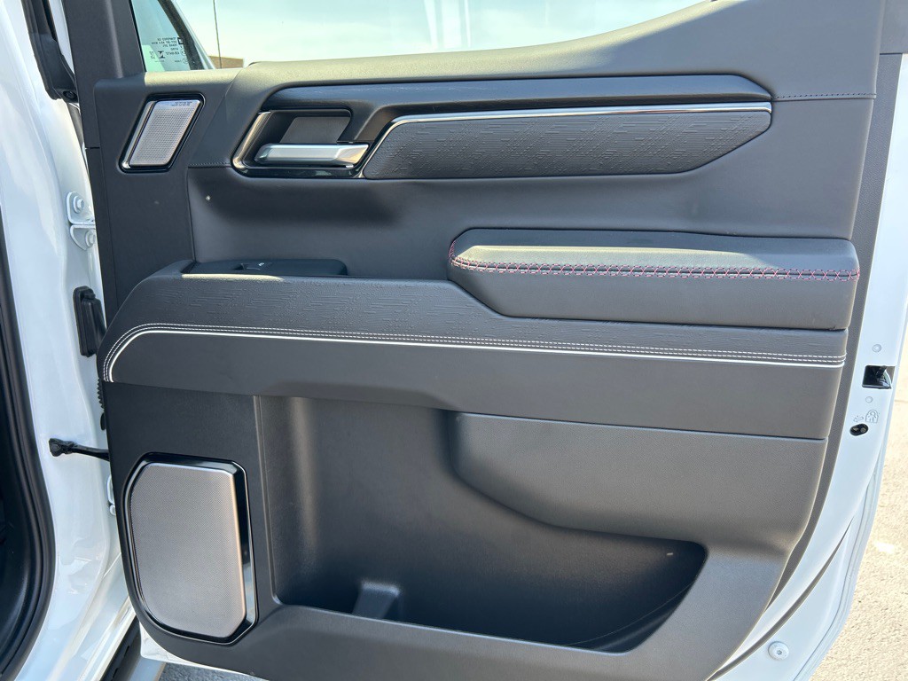2024 GMC Sierra Image 16