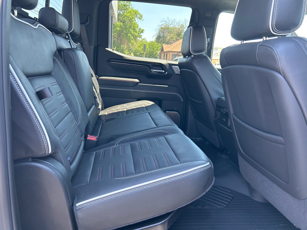 2024 GMC Sierra Image 17