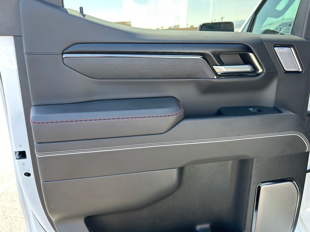 2024 GMC Sierra Image 18