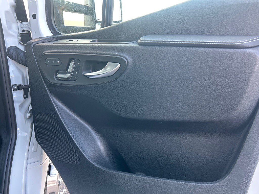 2022 Mercedes-Benz Sprinter Image 10