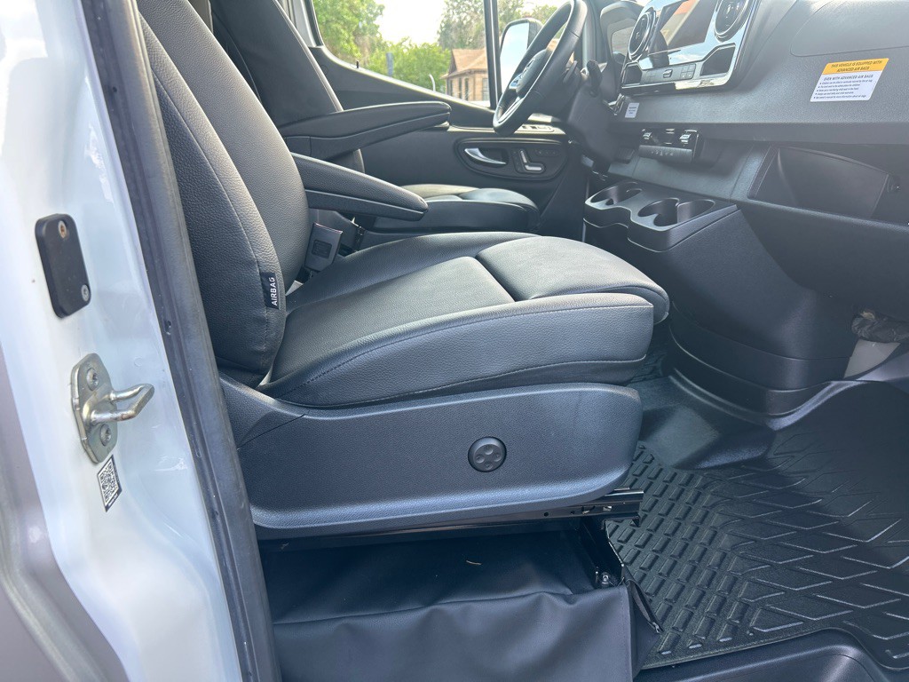 2022 Mercedes-Benz Sprinter Image 11