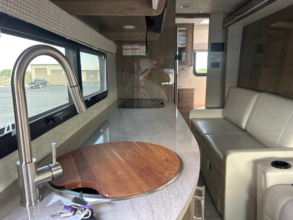 2022 Mercedes-Benz Sprinter Image 14