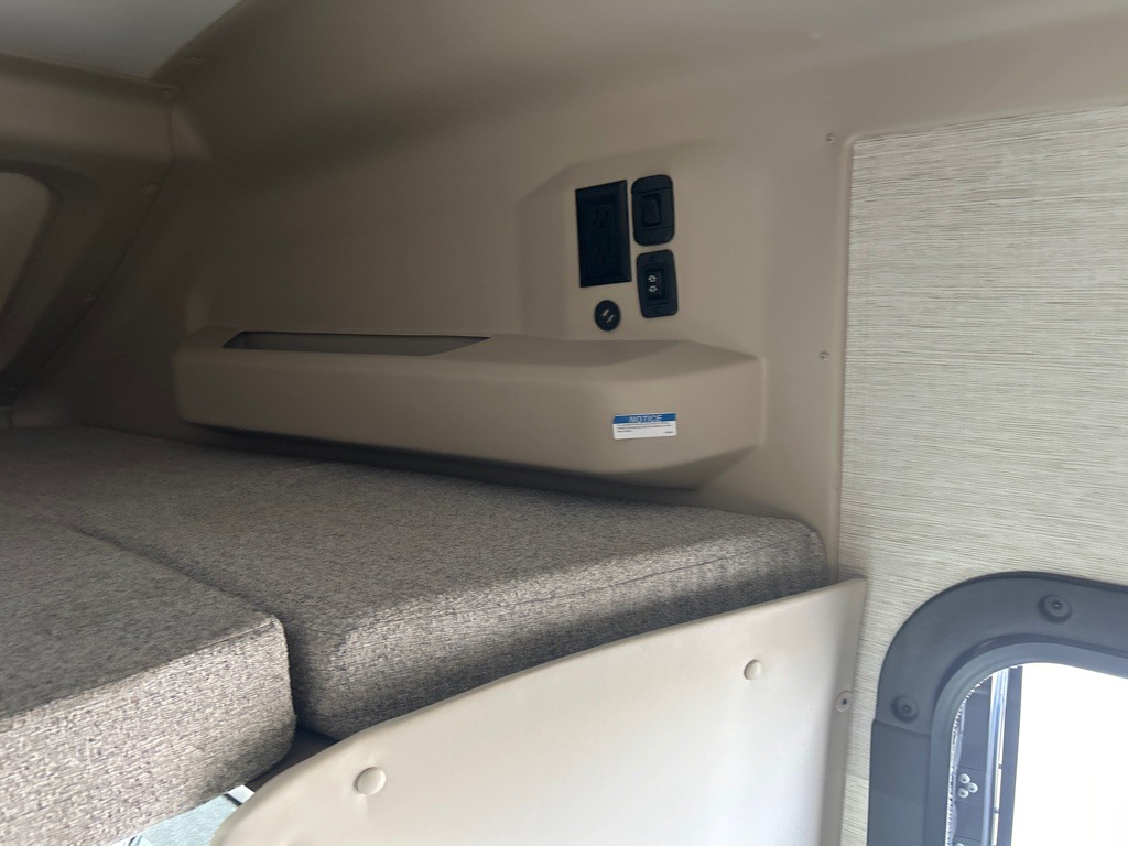 2022 Mercedes-Benz Sprinter Image 33