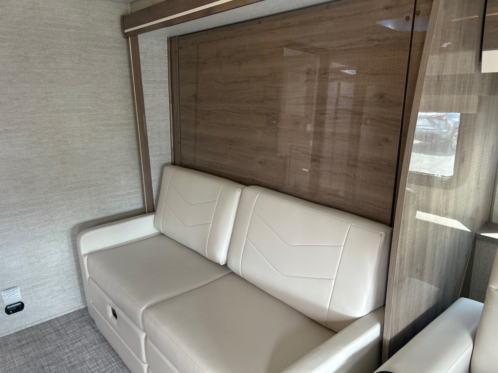 2022 Mercedes-Benz Sprinter Image 43