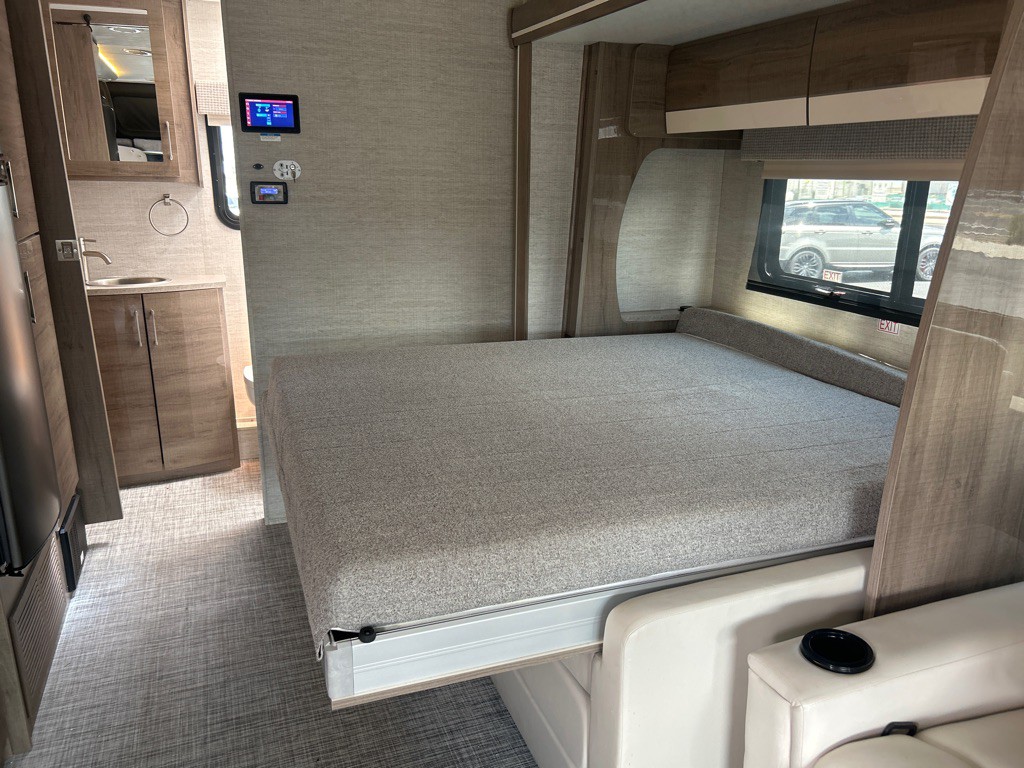 2022 Mercedes-Benz Sprinter Image 44