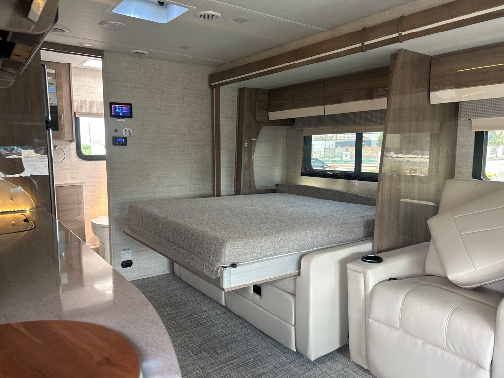 2022 Mercedes-Benz Sprinter Image 46