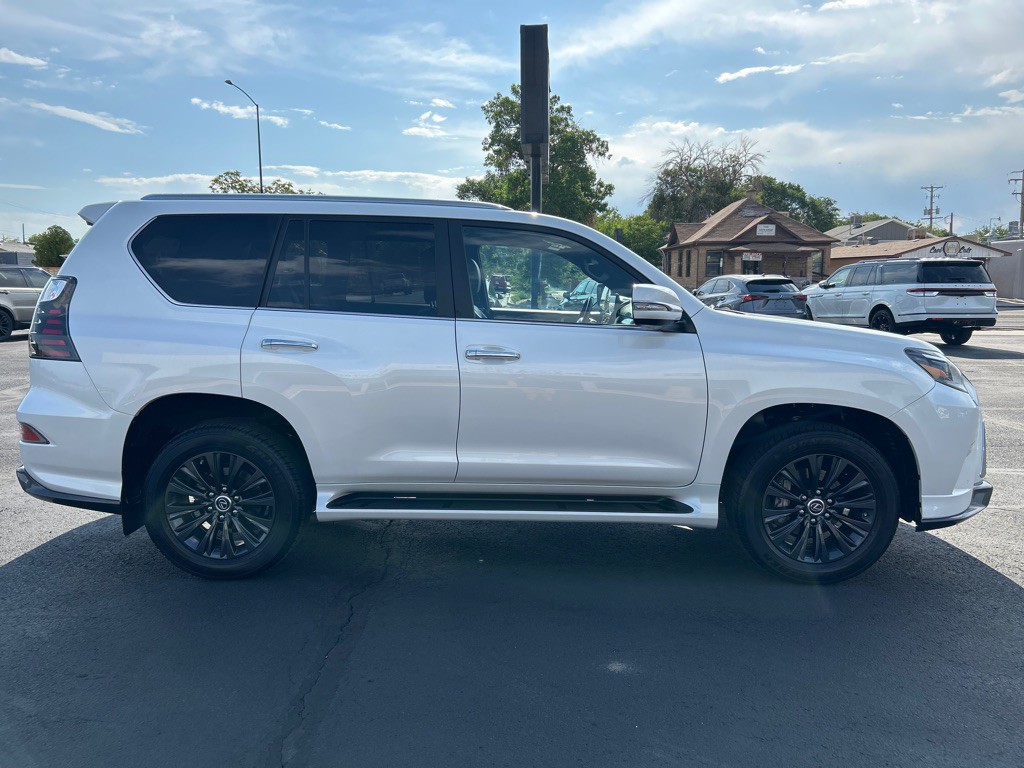 2023 Lexus GX Image 5