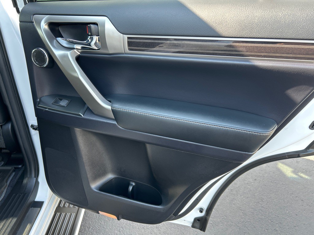 2023 Lexus GX Image 16