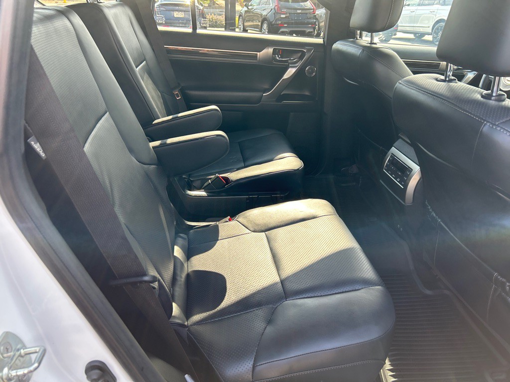2023 Lexus GX Image 17