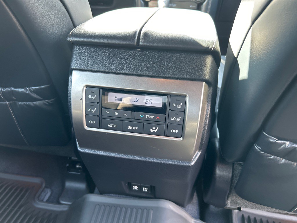 2023 Lexus GX Image 18
