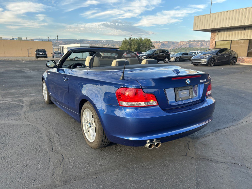 2011 BMW 1 Series Image 8
