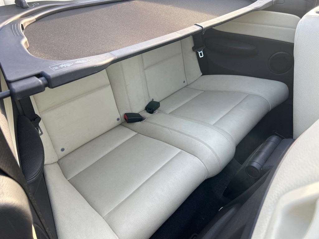 2011 BMW 1 Series Image 13