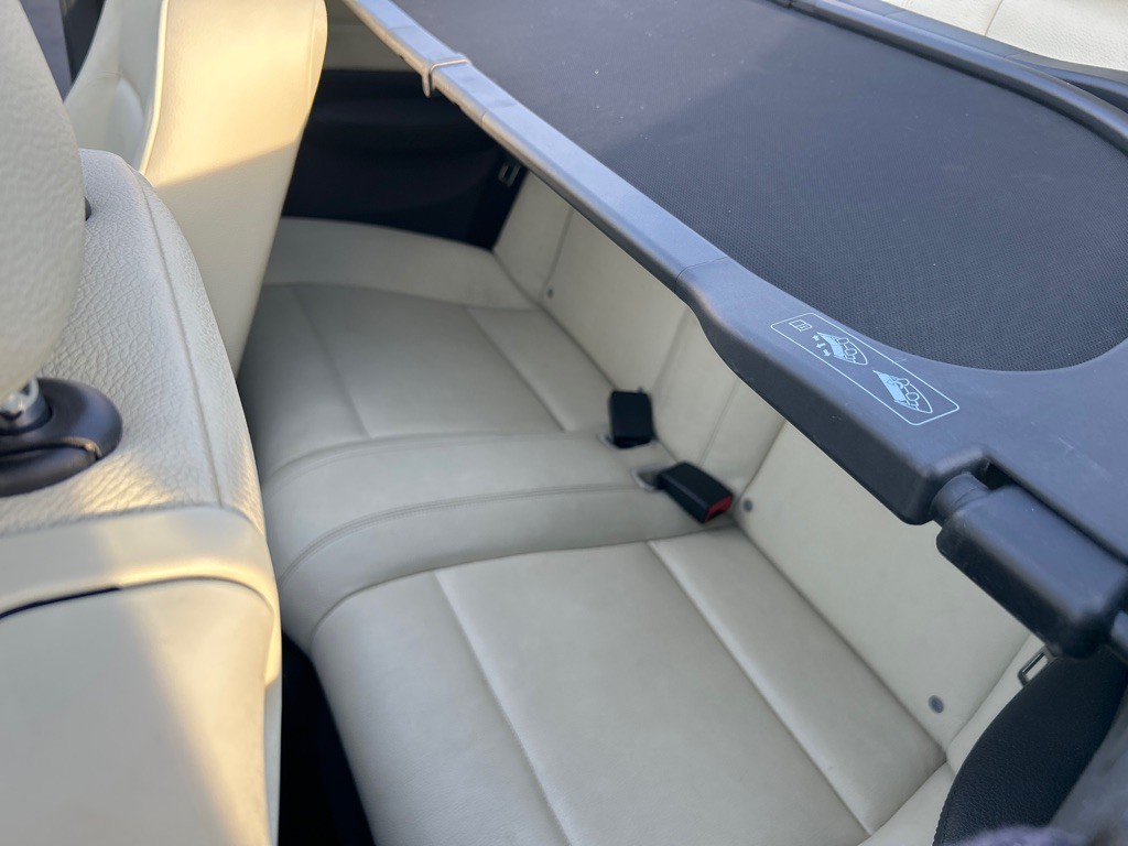 2011 BMW 1 Series Image 16