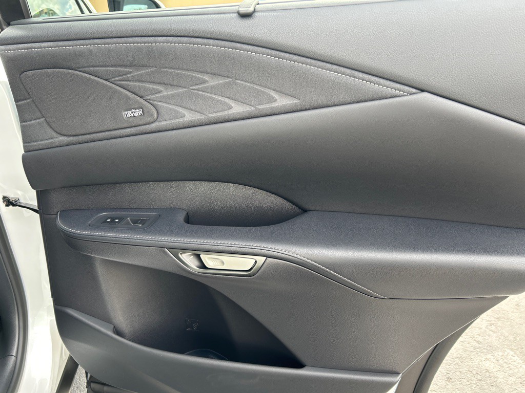 2025 Lexus RX Image 17