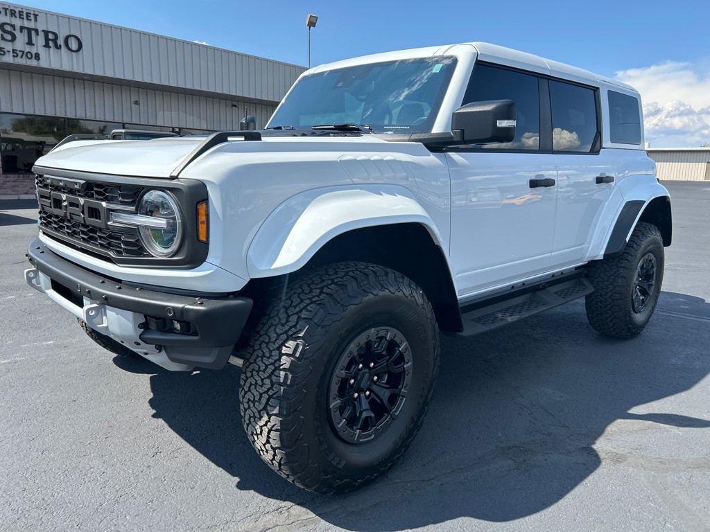 2024 Ford Bronco Image 1