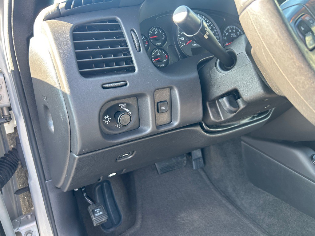 2003 Chevrolet Monte Carlo Image 23